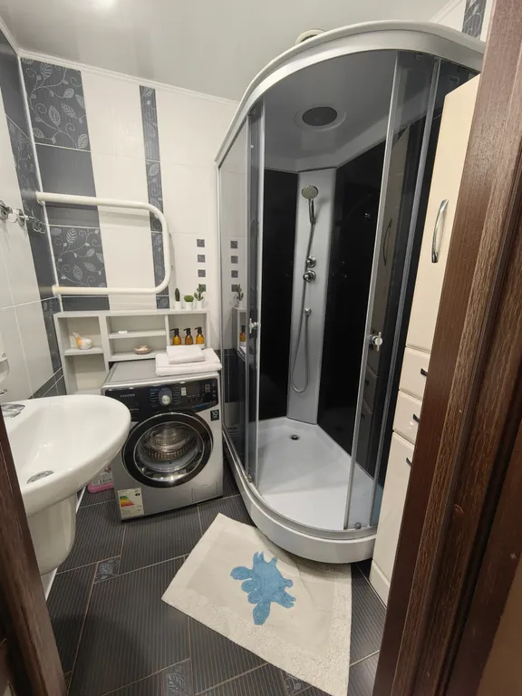 Квартира возле ТЦ Тринити