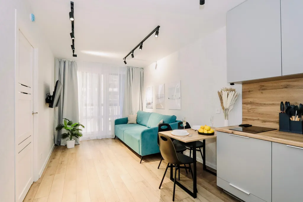 Дизaйнepcкая квартиpа пpемиум-клаccа c бaлкoном