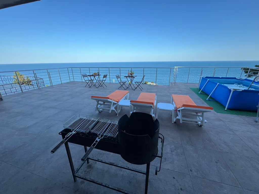 Пятиместный люкс с кухней и своей верандой