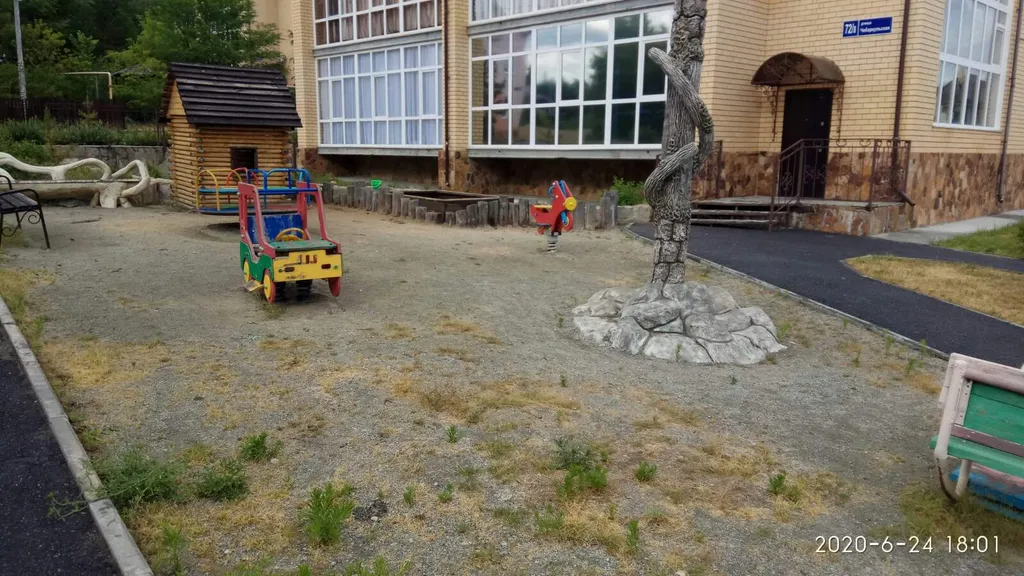 Двухуровневая квартира между двух озер