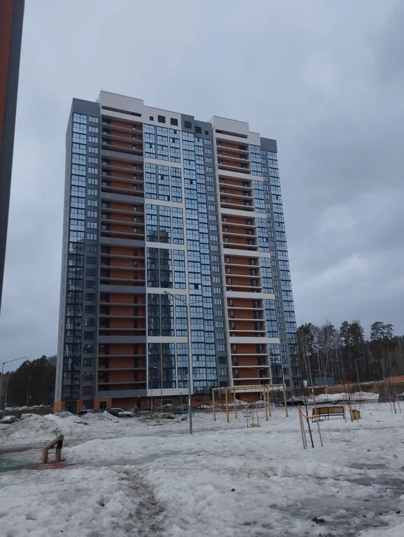 Студия с философским видом на жизнь