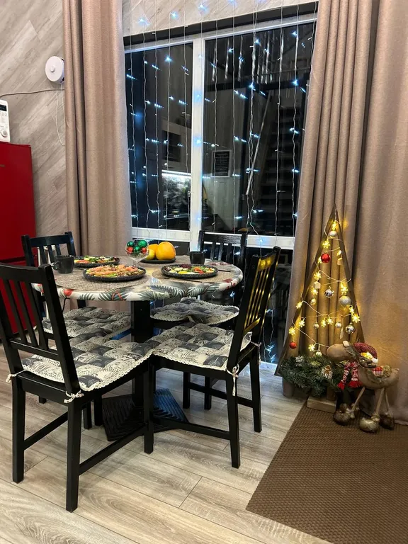 Дом с купелью и сауной, костровой зоной, мангалом и качелями