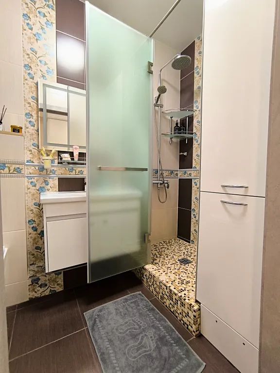 Квартира Уютная, комфортная, просторная квартира — Тюмень