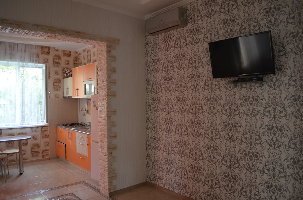 Коттедж Коттедж Апартаменты с двориком — Евпатория