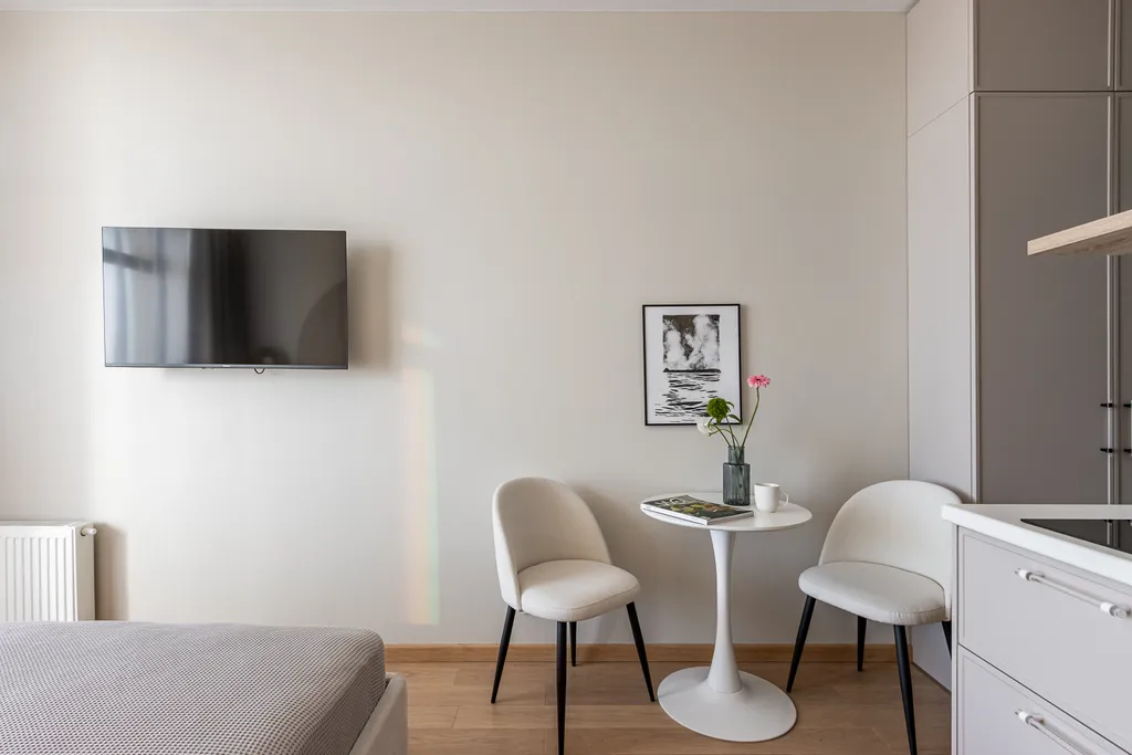 Видовая студия на бассейн и лес 811