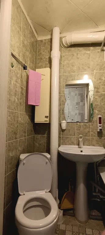 2-комнатная квартира с кондиционером без балкона в центре