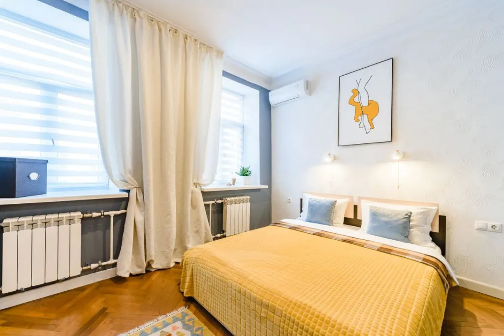 Квартира Трехкомнатные апартаменты 100 м² у Дворцовой площади. Для 8 гостей. — Санкт-Петербург