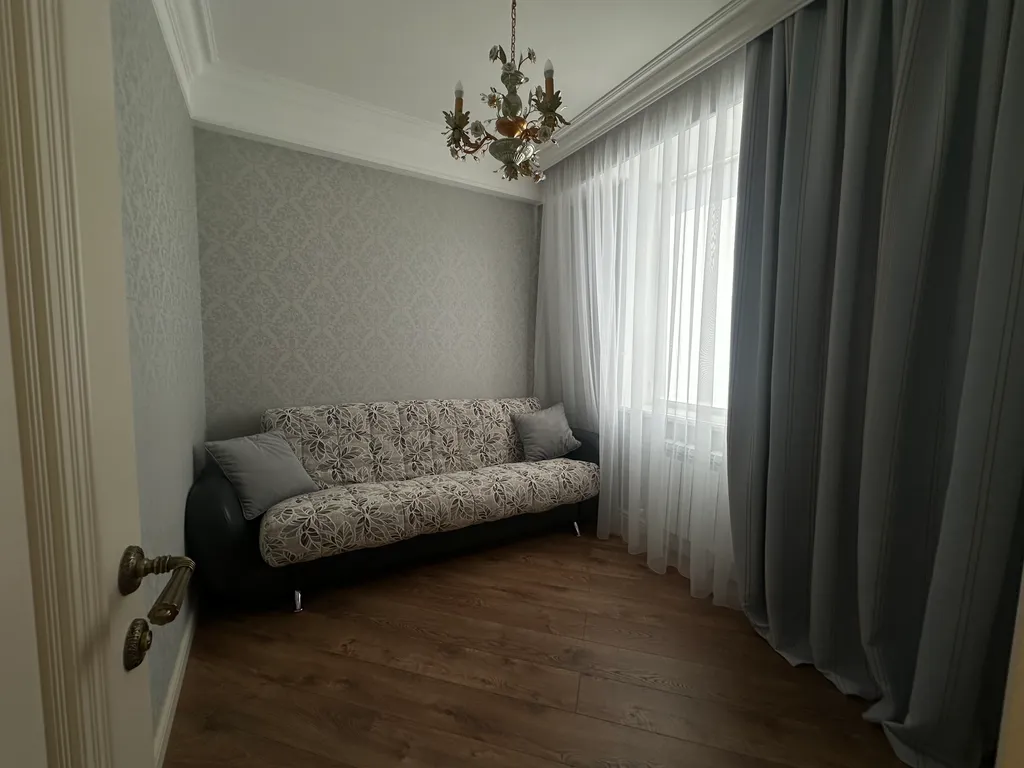 Трёхкомнатная квартира с дизайнерским ремонтом