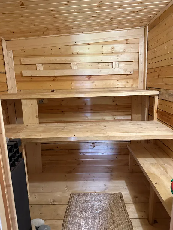 Просторный дом с баней и чаном