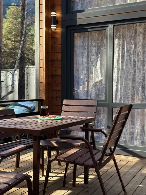 Коттедж Дом с террасой в лесу рядом с речкой — Архыз