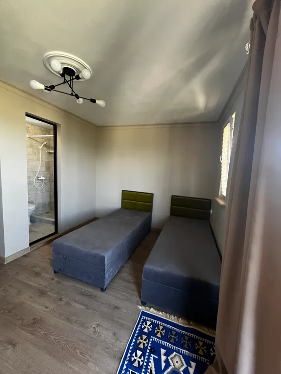 Домик с видом на горы