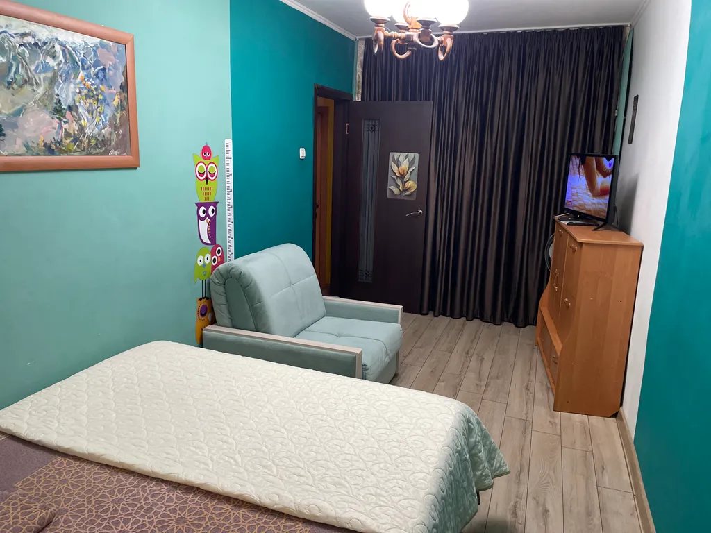 Комфортная квартира близ питьевой галереи