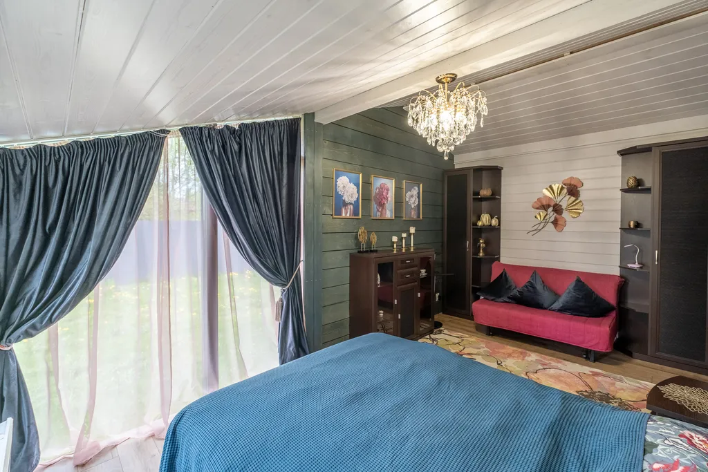 Цветочный домик с камином