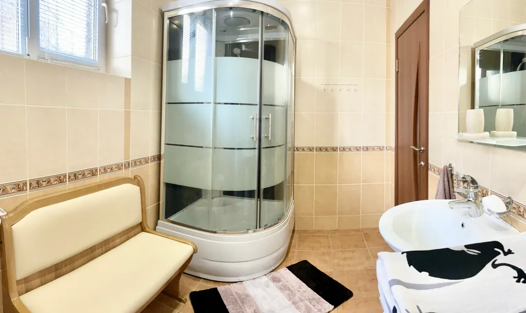 Коттедж с баней и теплым бассейном