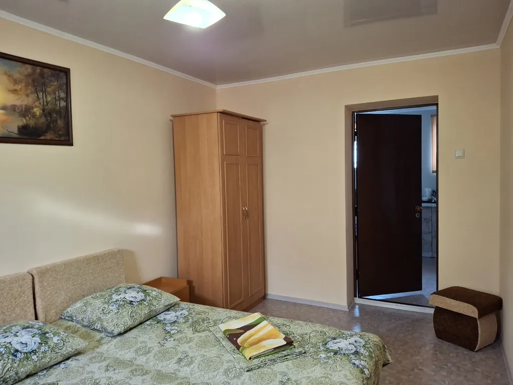 Домик с отдельным входом двумя комнатами кухней