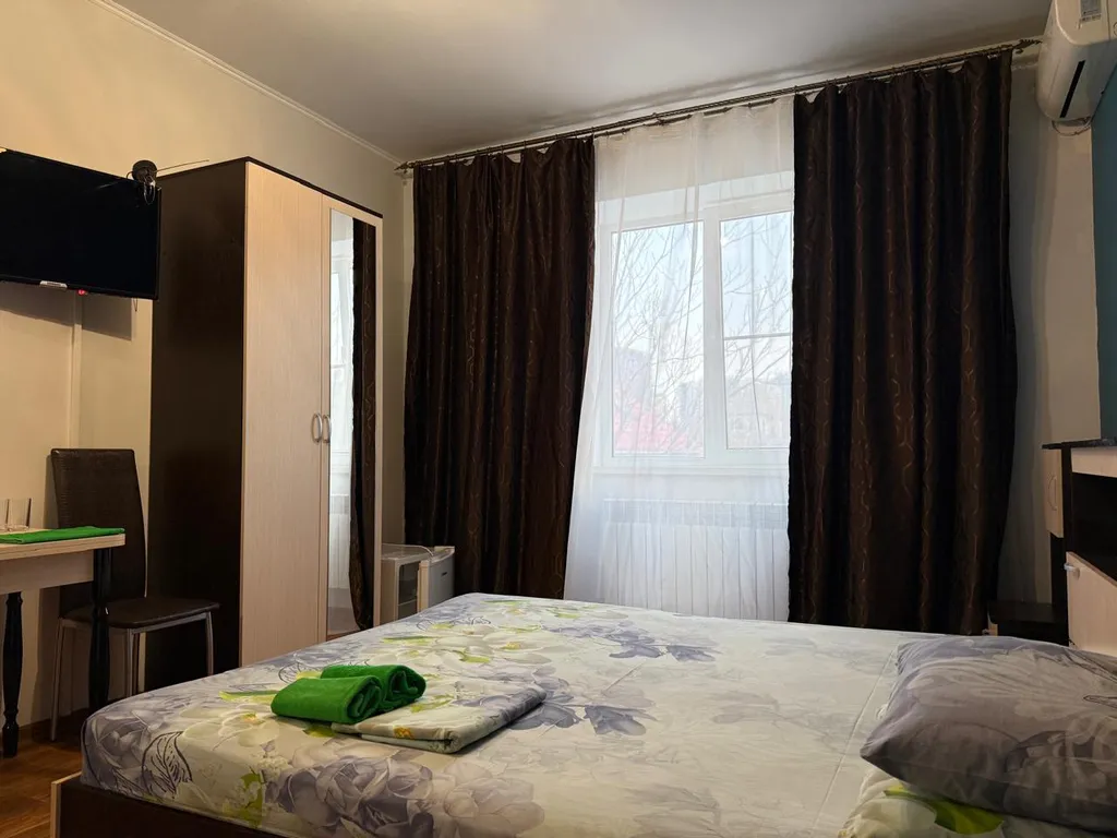 2-местный номер с двухспальной кроватью в Астрахани