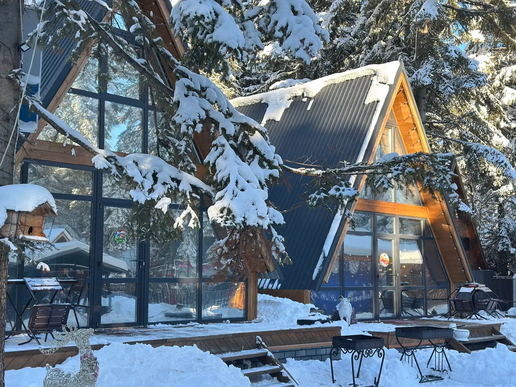 Коттедж А-фрейм 2 с видом на горы и лес — аренда посуточно в Архыз