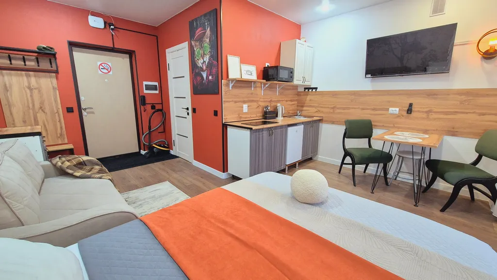 Новая студия Эльдорадо до Макси 5 минут ходьбы