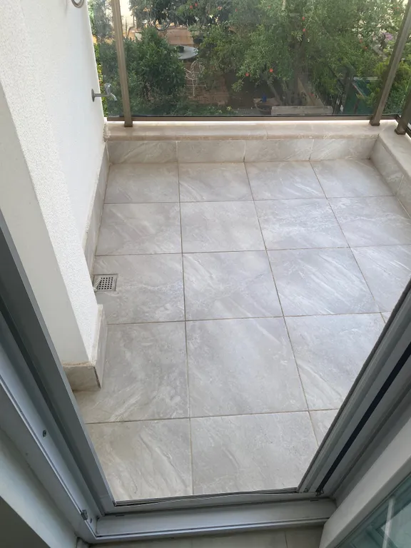 Отличное расположение в коньяалты Алтынкум 60 метров до моря