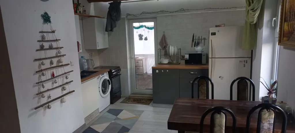 Дом с русской баней внутри.