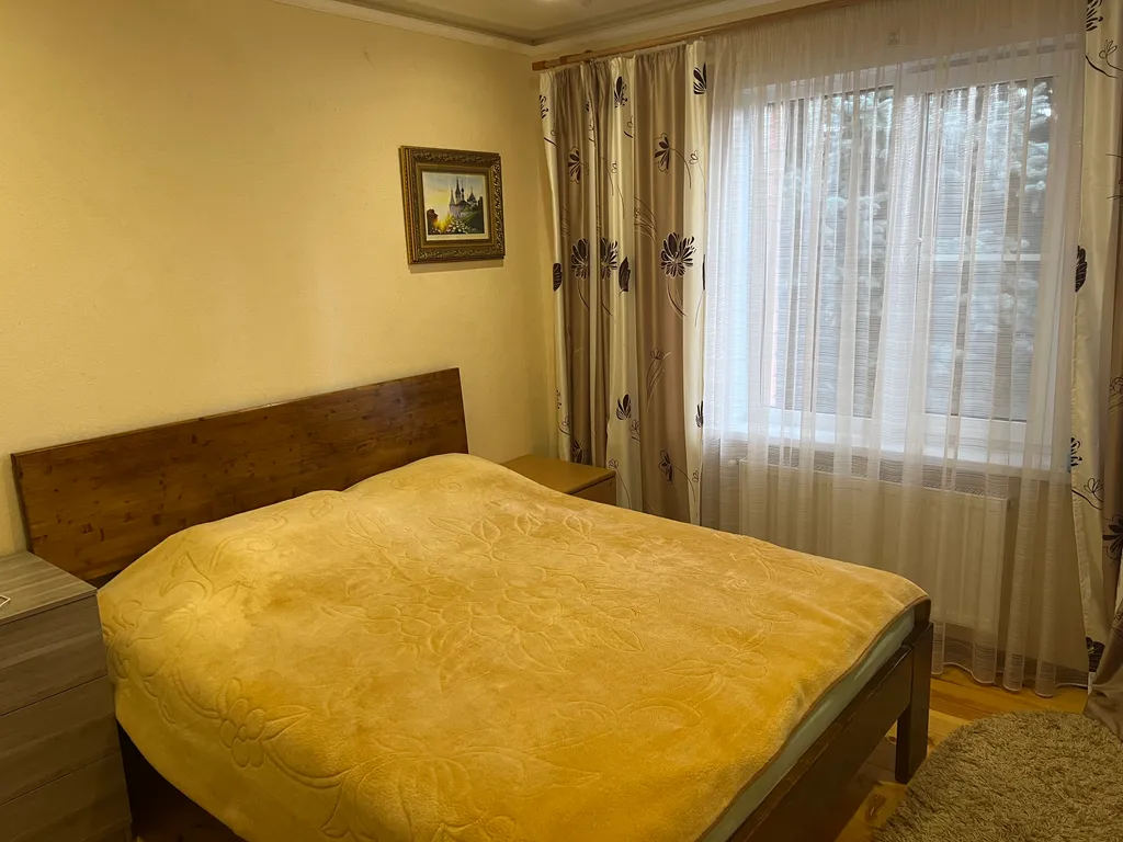 Уютный дом у Васильевского монастыря