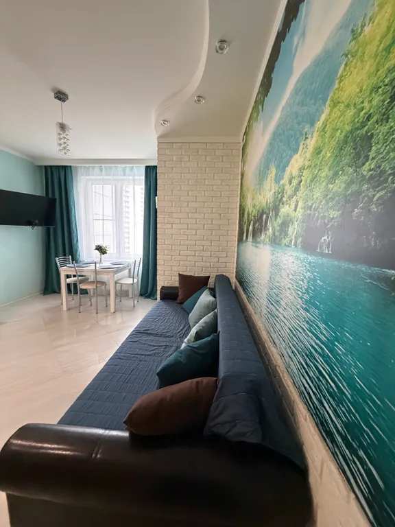 Шикарная двухкомнатная квартира с кузней- гостиной с видом на лес