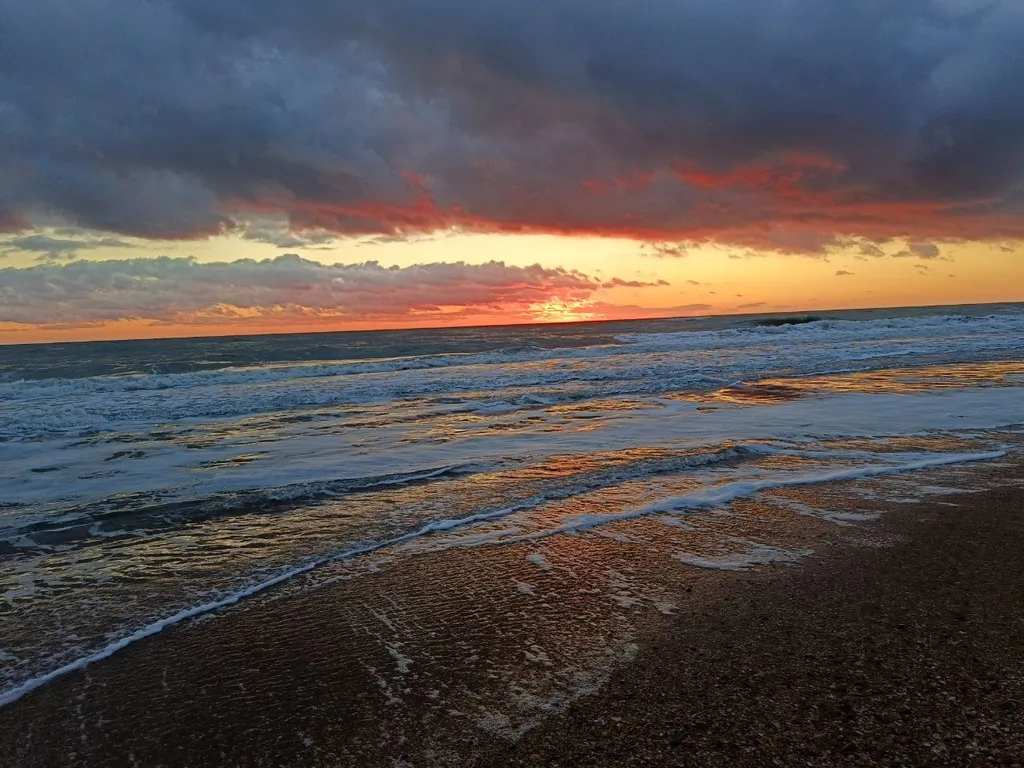 Уникальный двухкупольный дом-бунгало