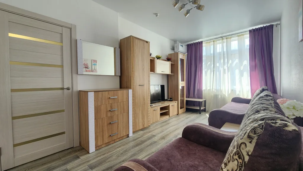 Евротрешка в корпусе с бассейном