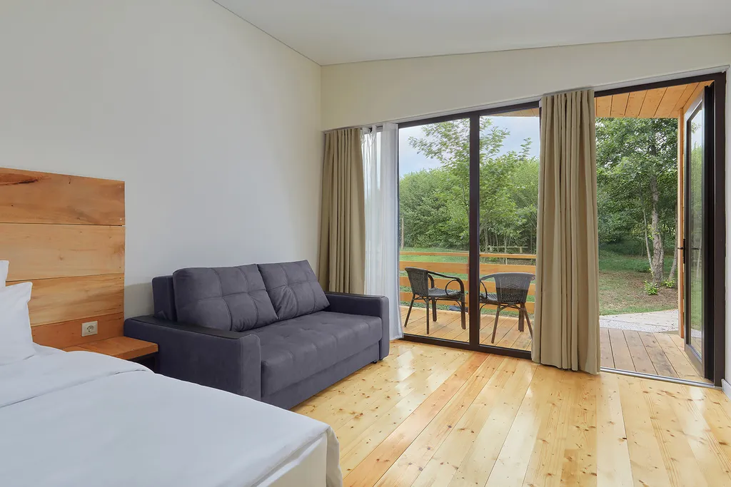 Стандартный номер в коттедже с видом на лес