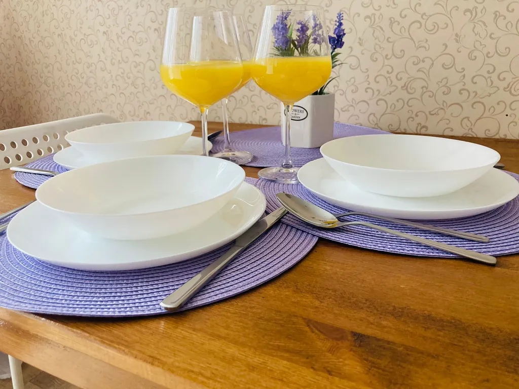 Просторная студия с огромной лоджией у озера