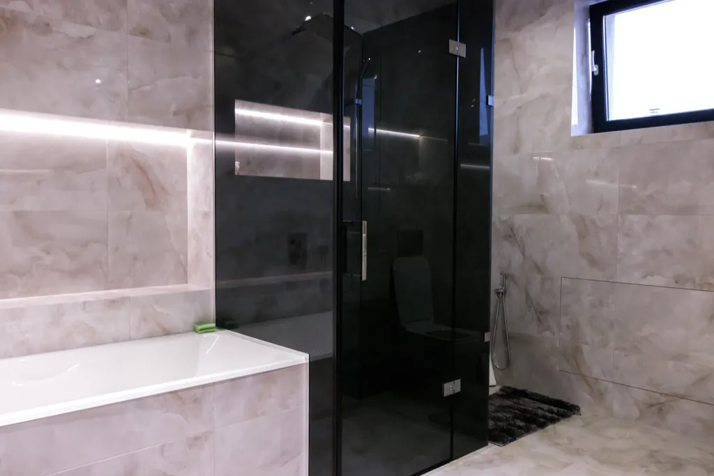 Шикарный коттедж в Подмосковье с круглогодичным бассейном на улице