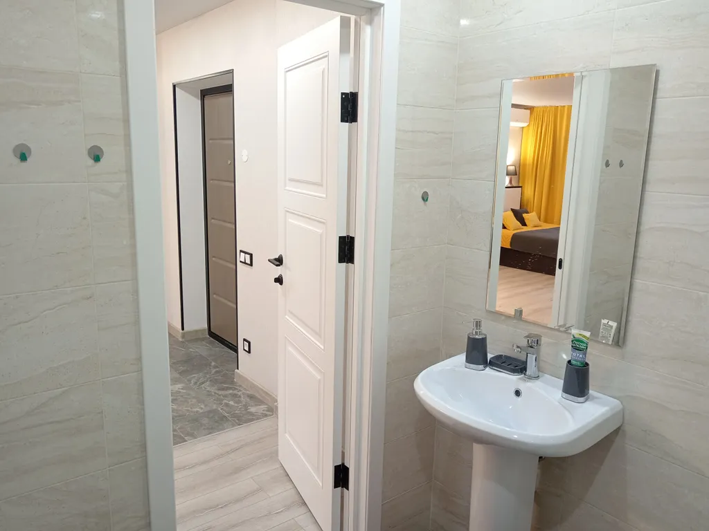 Студия с новым ремонтом на Революционной