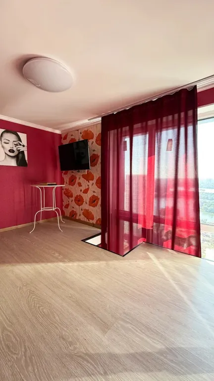 Стильная двухуровневая студия