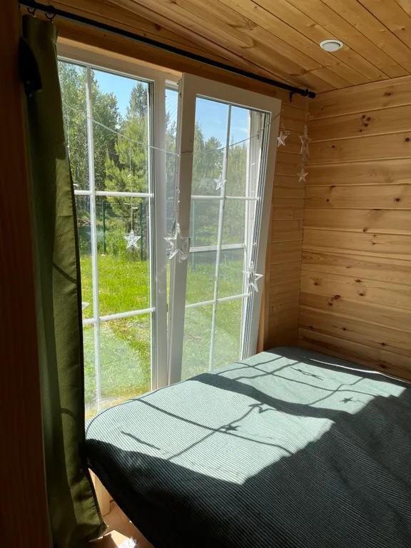 Уютный дом в лесу