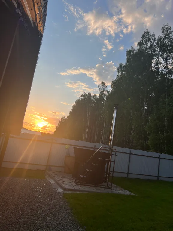 Уютный дом на краю леса