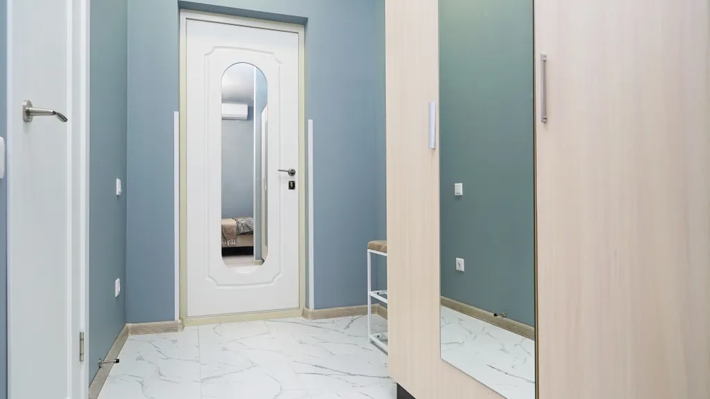 Красивая и уютная студия вблизи метро рядом с центром города