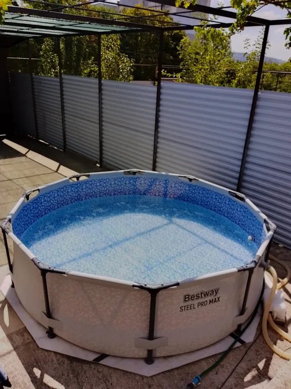 Дом в тихом спальном районе