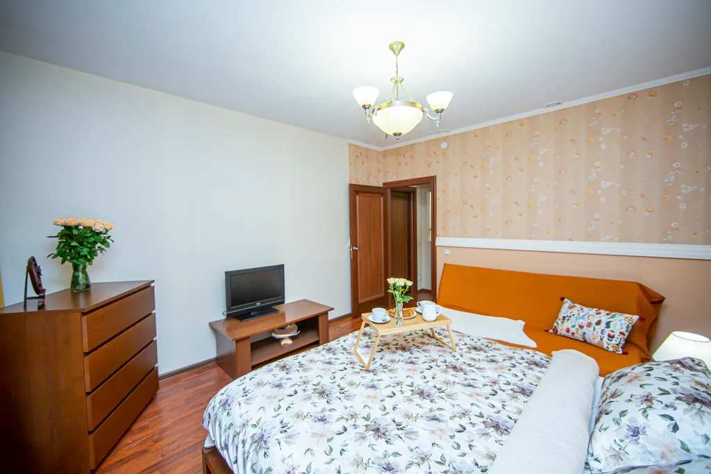 4BR Apartment next to St Isaak Cathedral
