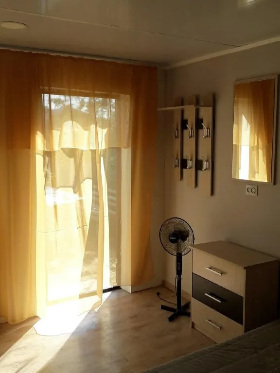 Уютный домик у озера