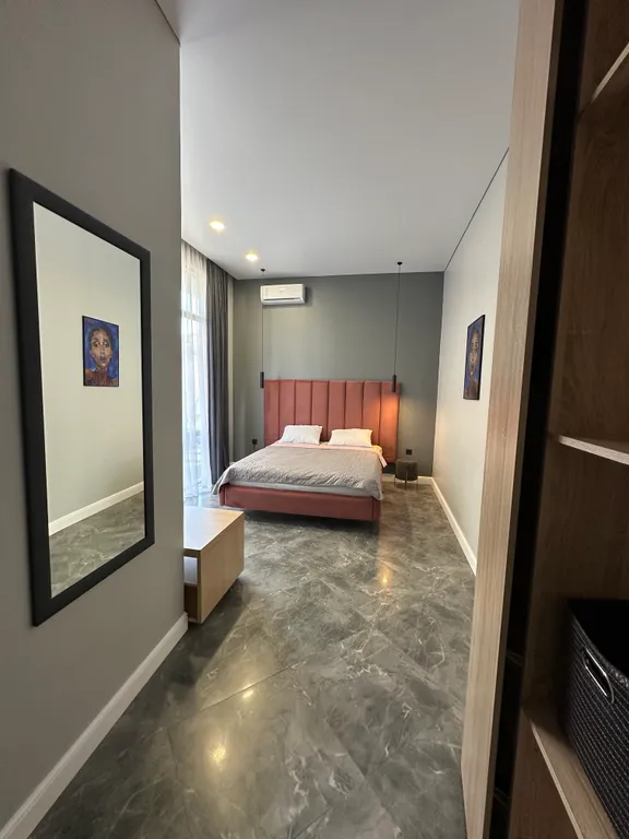 Дом с бассейном