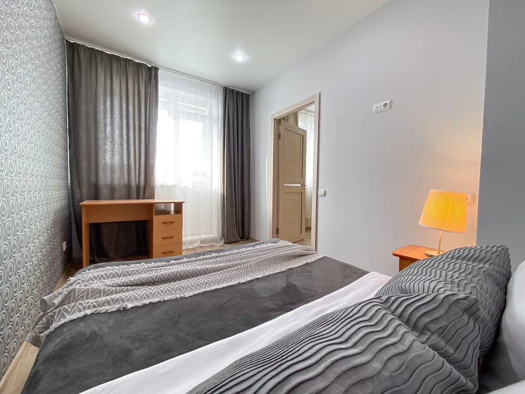 Светлая квартира у ТЦ Аквамолл