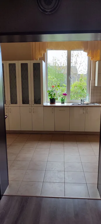 Весь первый уютный этаж с видом на природу