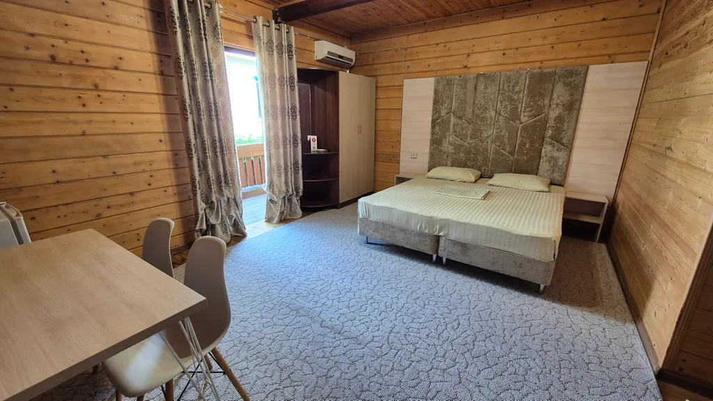 Квартира Четырехместный номер с раздельным кроватями, стандарт — аренда посуточно в Архипо-Осиповка