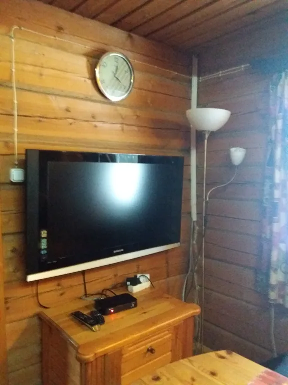 Большой коттедж на берегу озера