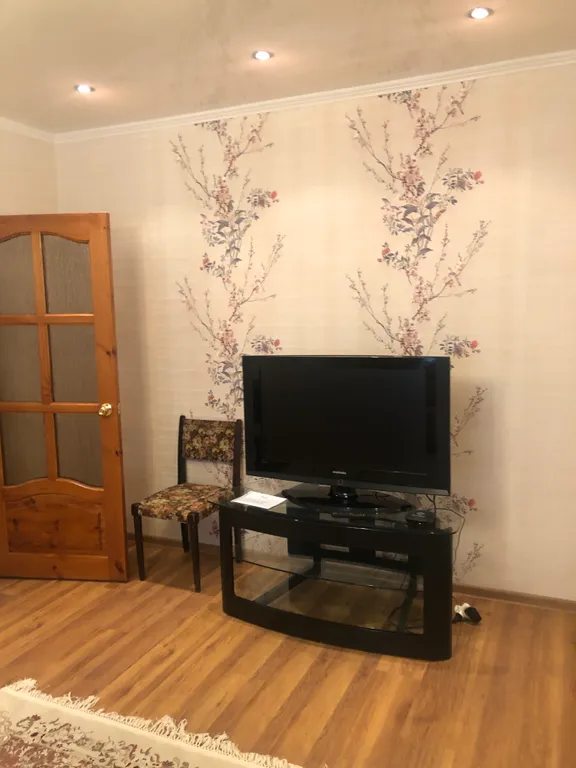 Просторная 2-комнатная квартира в районе Парка Победы (ул. Стаханова)