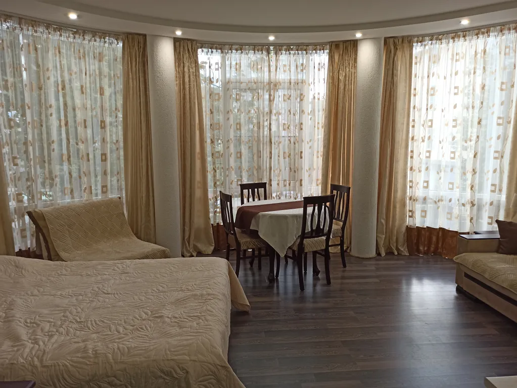 Комфортные апартаменты-студия 4+