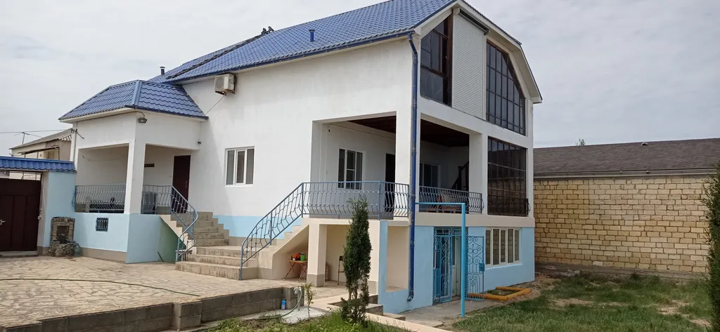 Дача с выходом на море.