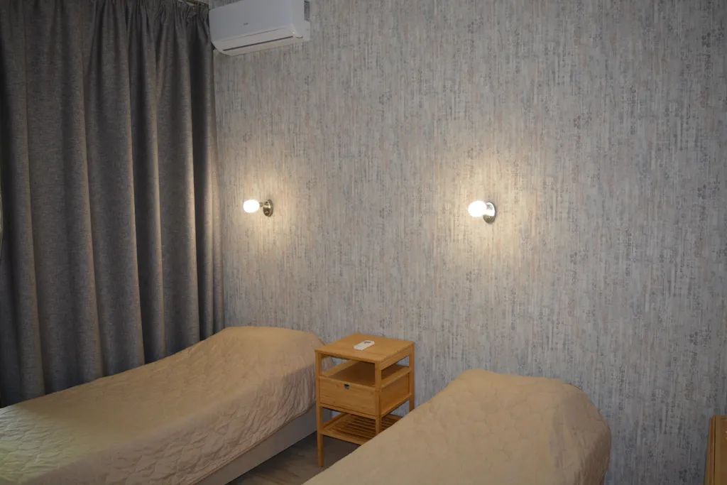 Двухкомнатная квартира у моря с немноголюдным пляжем