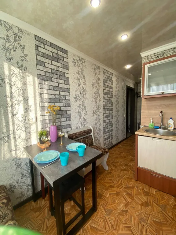 2-комнатная квартира недалеко от центра города и с баконом