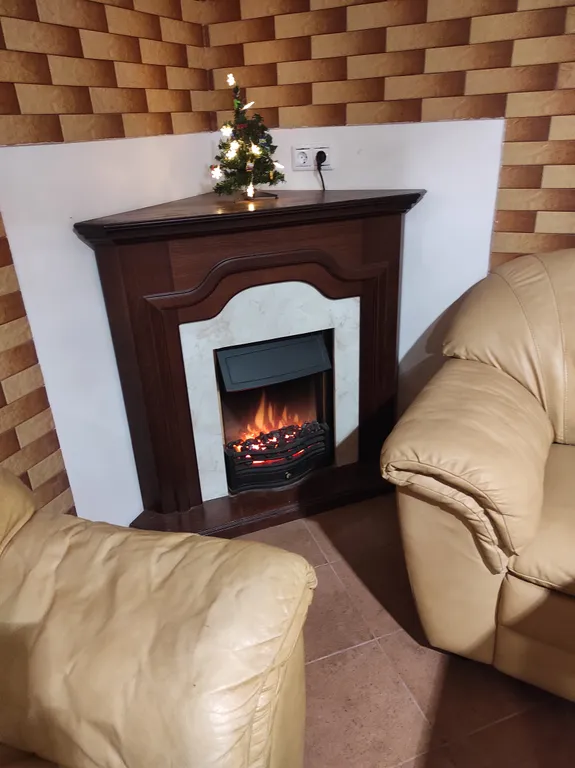 Коттедж с баней и бассейном на участке 6 соток